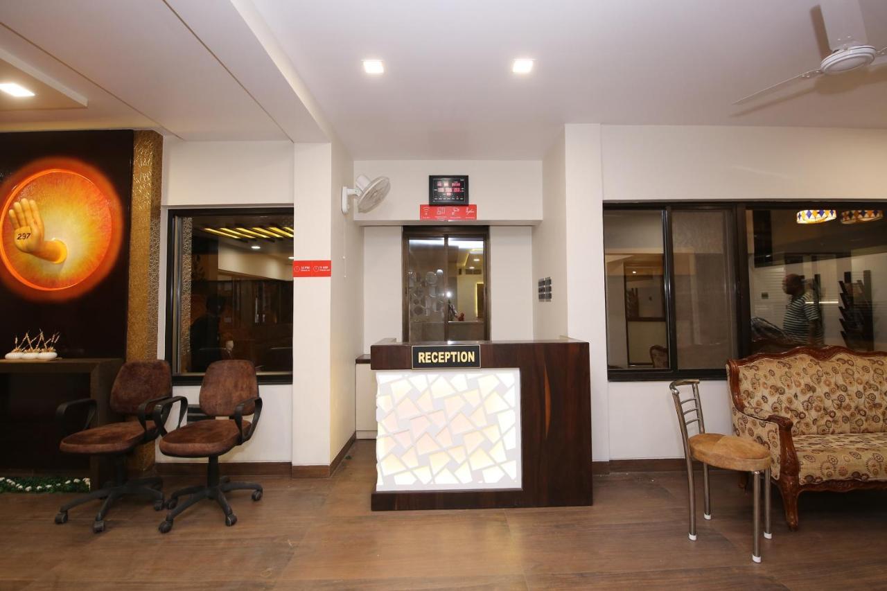 Capital O 36691 Hotel Aashirwad Inn 자발푸르 외부 사진