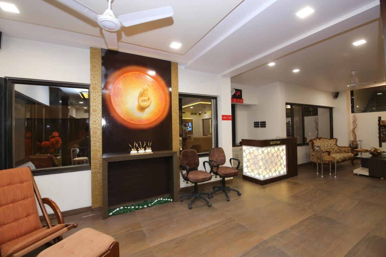Capital O 36691 Hotel Aashirwad Inn 자발푸르 외부 사진