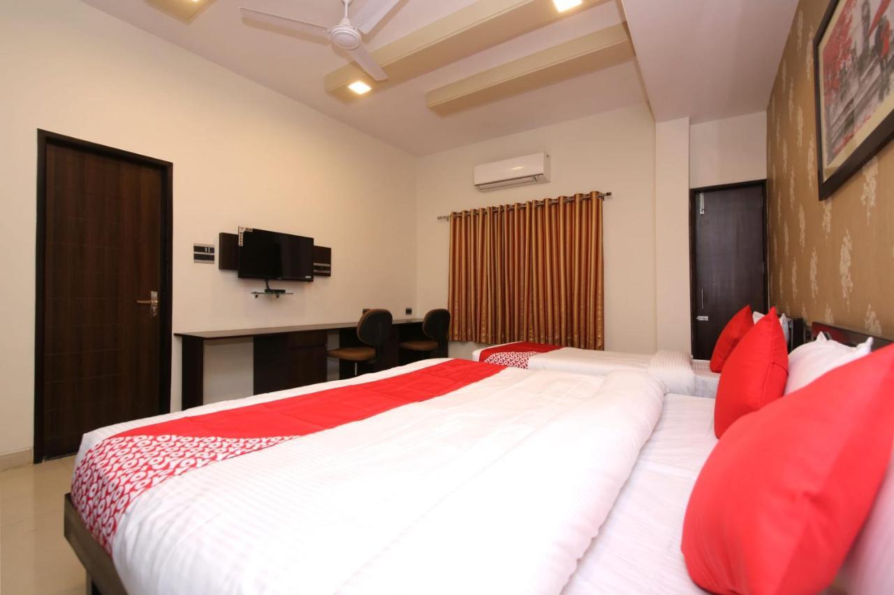 Capital O 36691 Hotel Aashirwad Inn 자발푸르 외부 사진